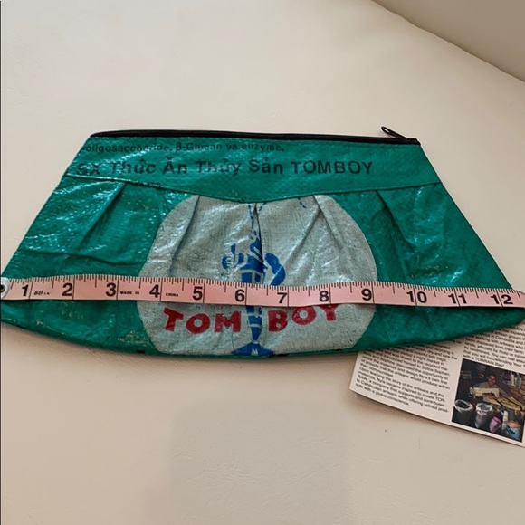 Torrain Vegan Recycled Clutch Feed Bag - Picture 7 of 8